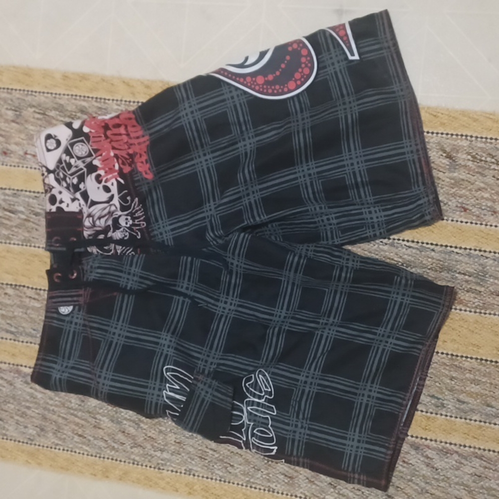 Hawaiian island creations shorts size 30